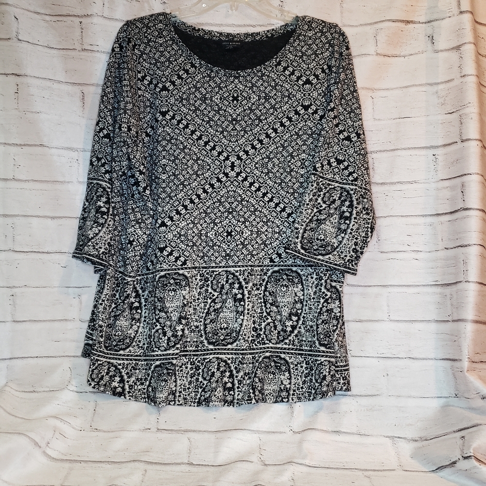 Lucky Brand black and white paisley scoop neck top.
